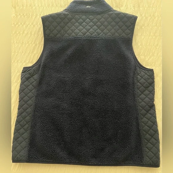 Vineyard Vines Black Fleece Vest - Picture 8 of 9